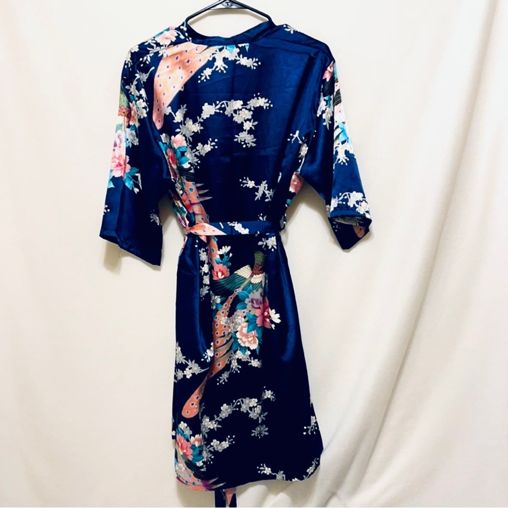 ✨👗3 Short Dresses & 1 Robe Bundle ✨ - Picture 12 of 16